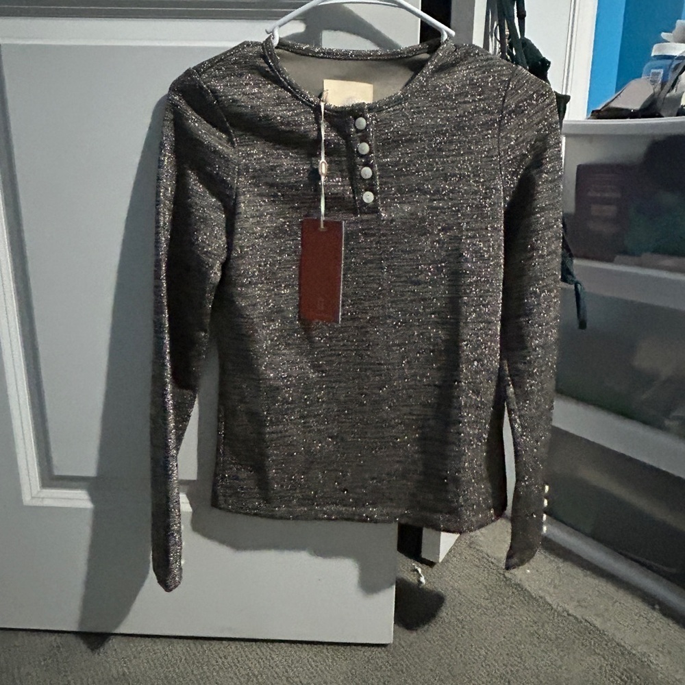 Olivvi gold top Size XS NWT - Picture 2 of 4